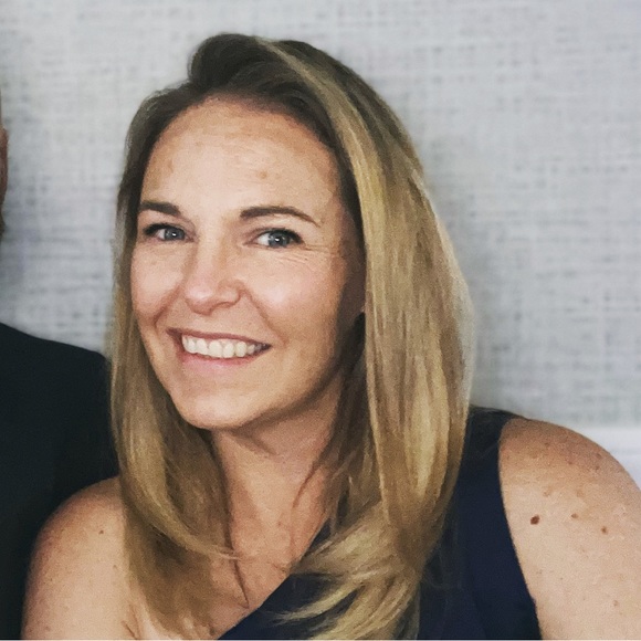 Meet your Posher, Alison - Picture 2 of 2